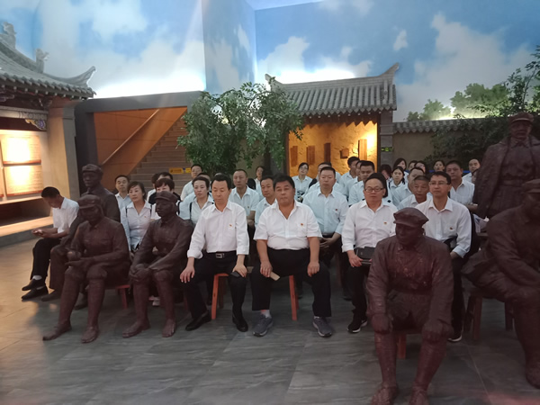 隴運集團(tuán)公司黨委開展“不忘初心、牢記使命”紀(jì)念建黨98周年主題黨日活動