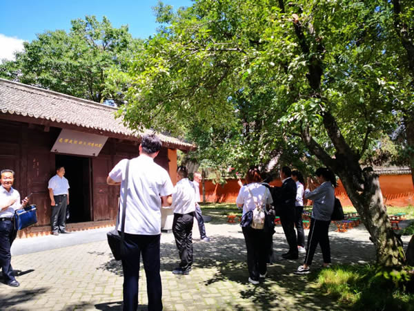 隴運集團(tuán)公司黨委開展“不忘初心、牢記使命”紀(jì)念建黨98周年主題黨日活動