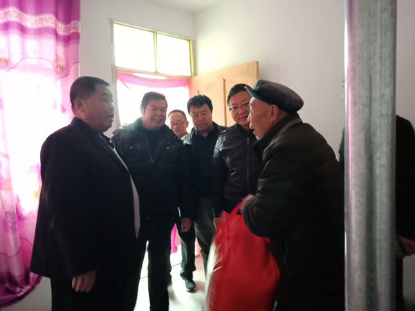 隴運集團公司開展“解難題、辦實事、送溫暖”主題黨日活動